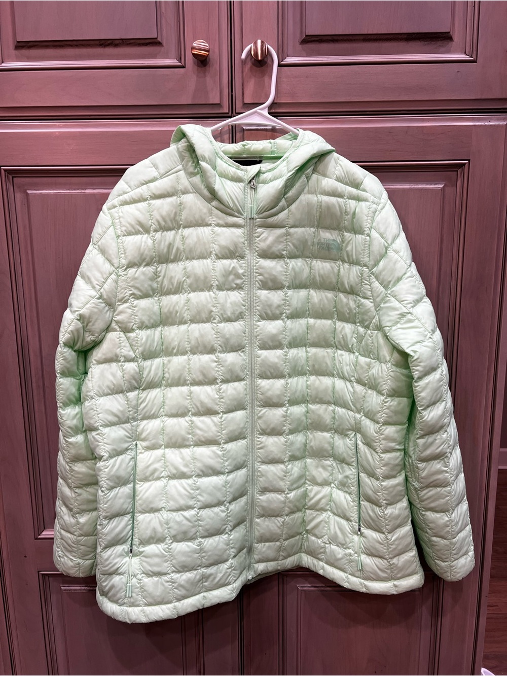 The North Face Women's Mint/Lime Green Quilted Hooded Puffer Jacket - ThermoBall